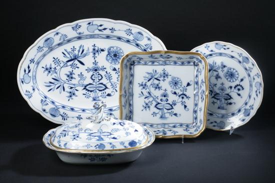 33-PIECE MEISSEN PORCELAIN ''BLUE