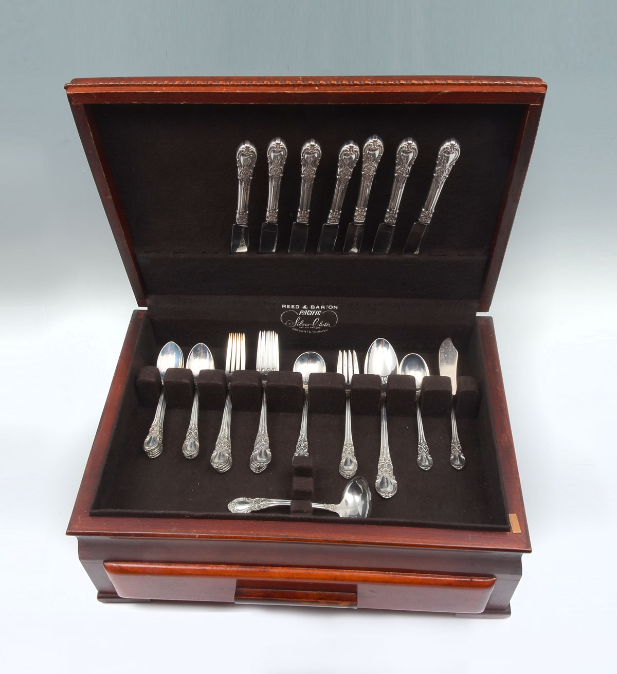 35 PC. LUNT STERLING ''MODERN