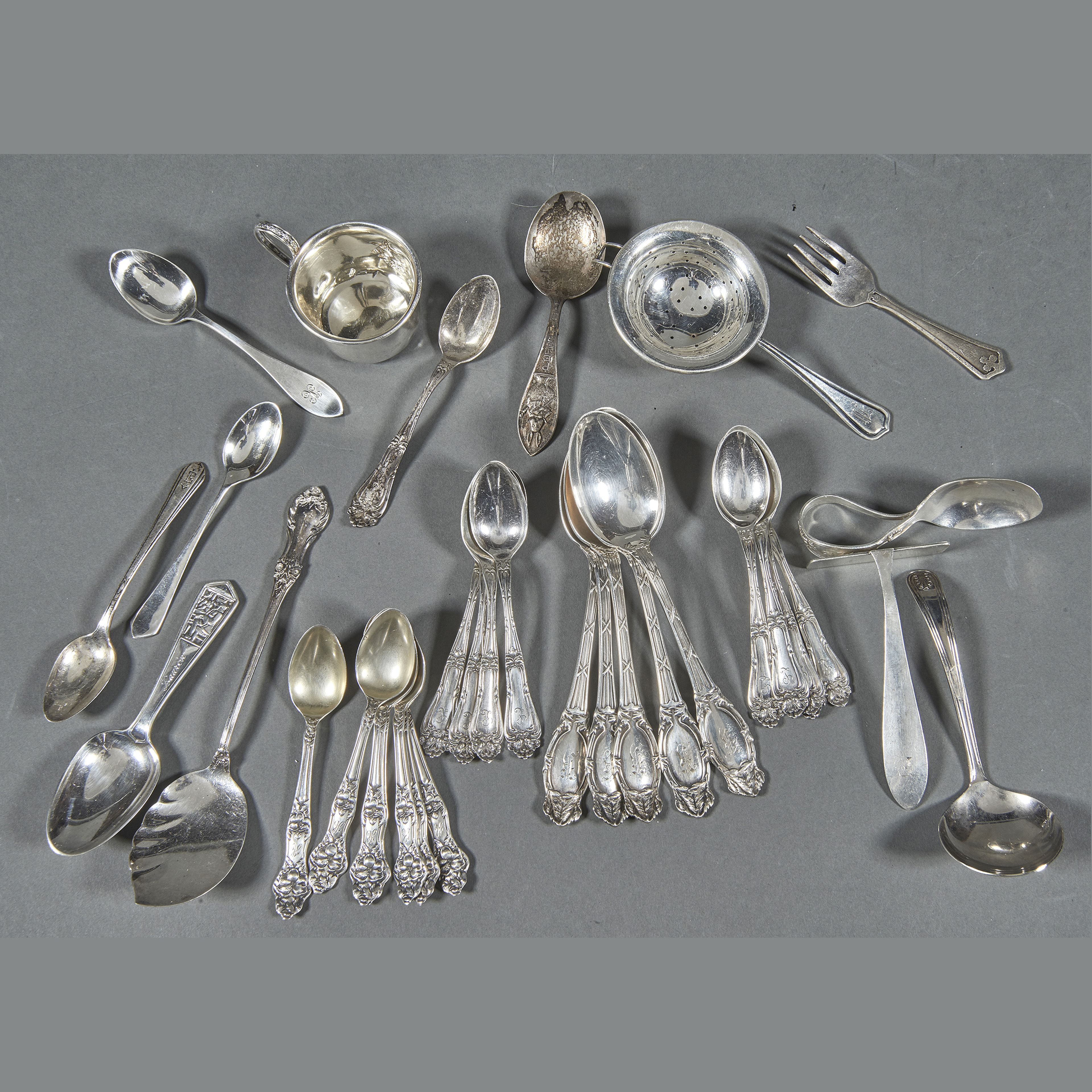 (35) STERLING DEMITASSE SPNS & 5