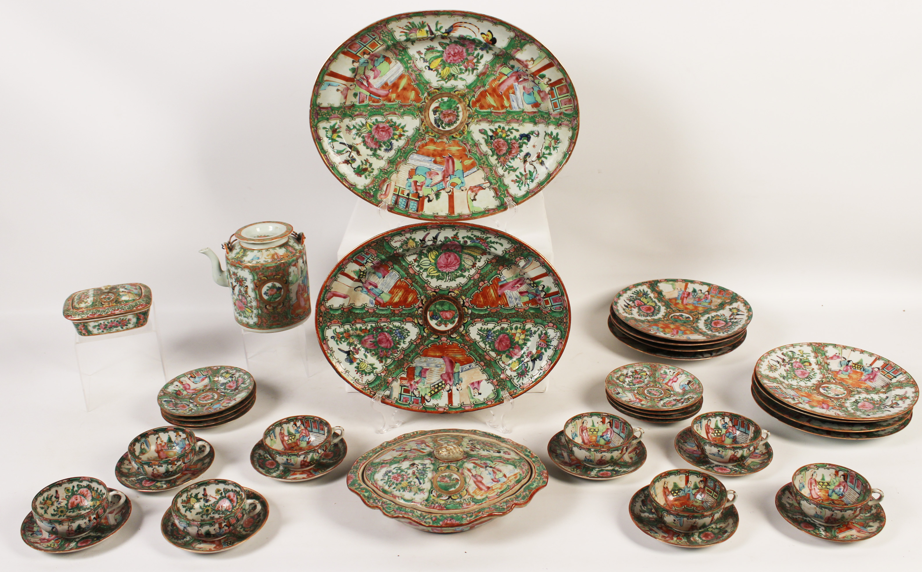 37 PIECE GROUPING OF ROSE MEDALLION