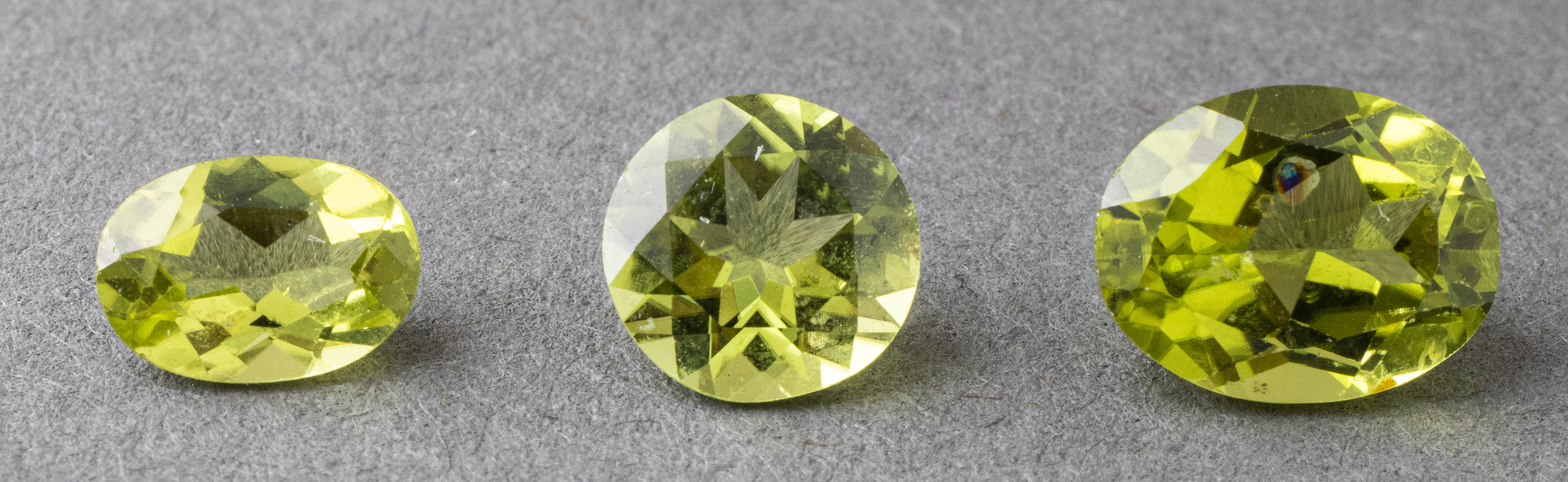 3.90 CTTW.  LOOSE MIXED-CUT PERIDOT