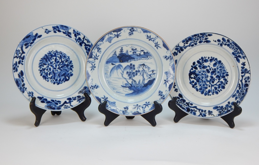 3PC 18C CHINESE BLUE AND WHITE