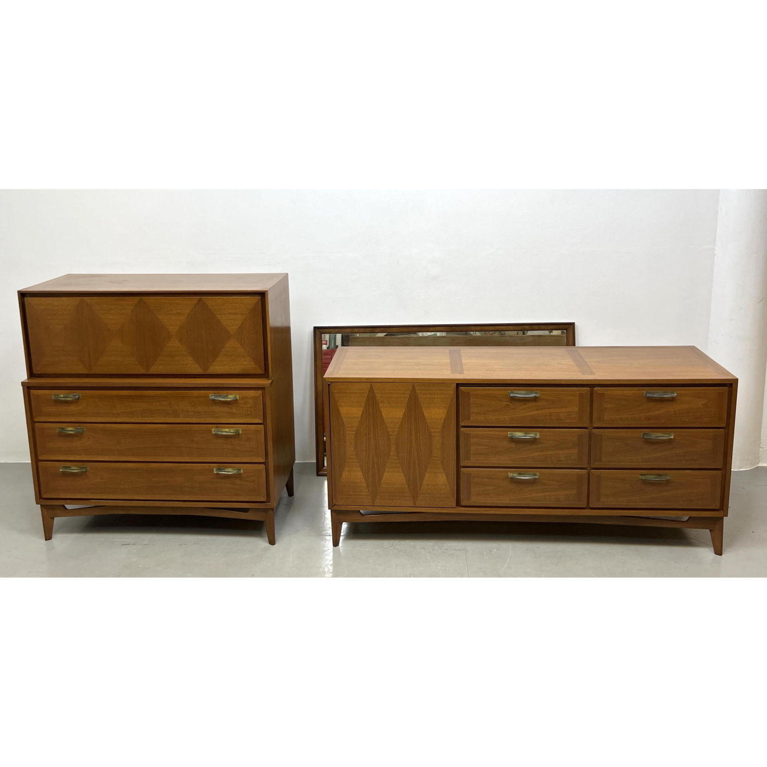 3pc American Modern Bedroom Set.