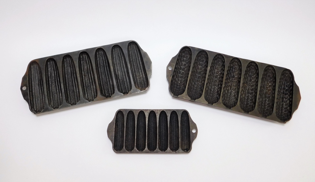 3PC GRISWOLD CAST IRON CORNBREAD