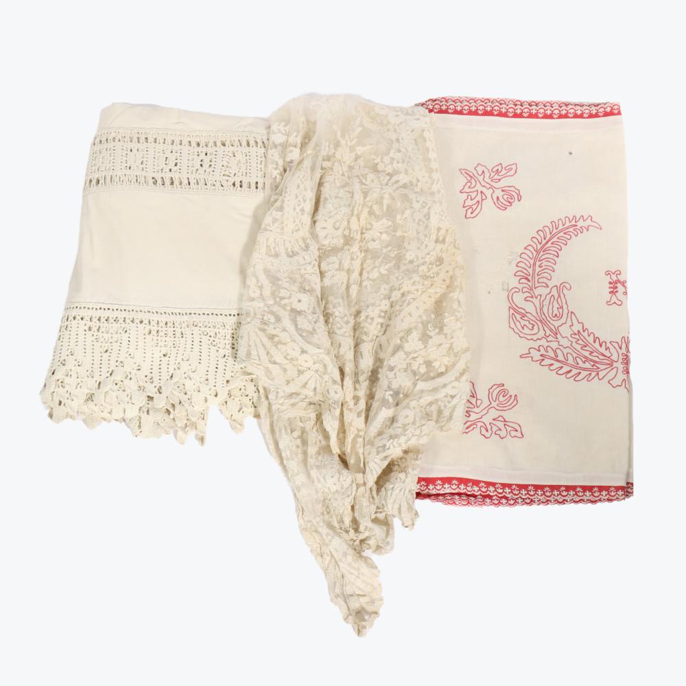 3PC GROUP OF ANTIQUE LINENS AND