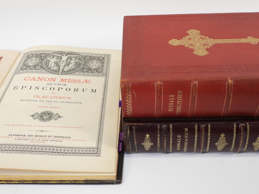3PC RELIGIOUS LATIN MISSALES