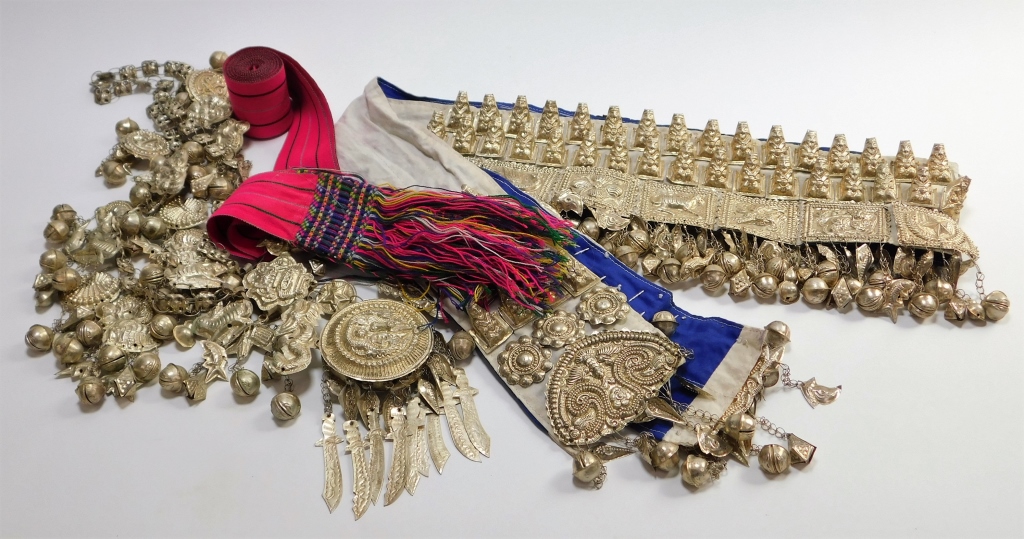 3PC SE ASIAN CEREMONIAL ARTICLES
