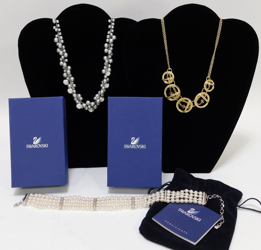3PC SWAROVSKI PEARL AND CRYSTAL