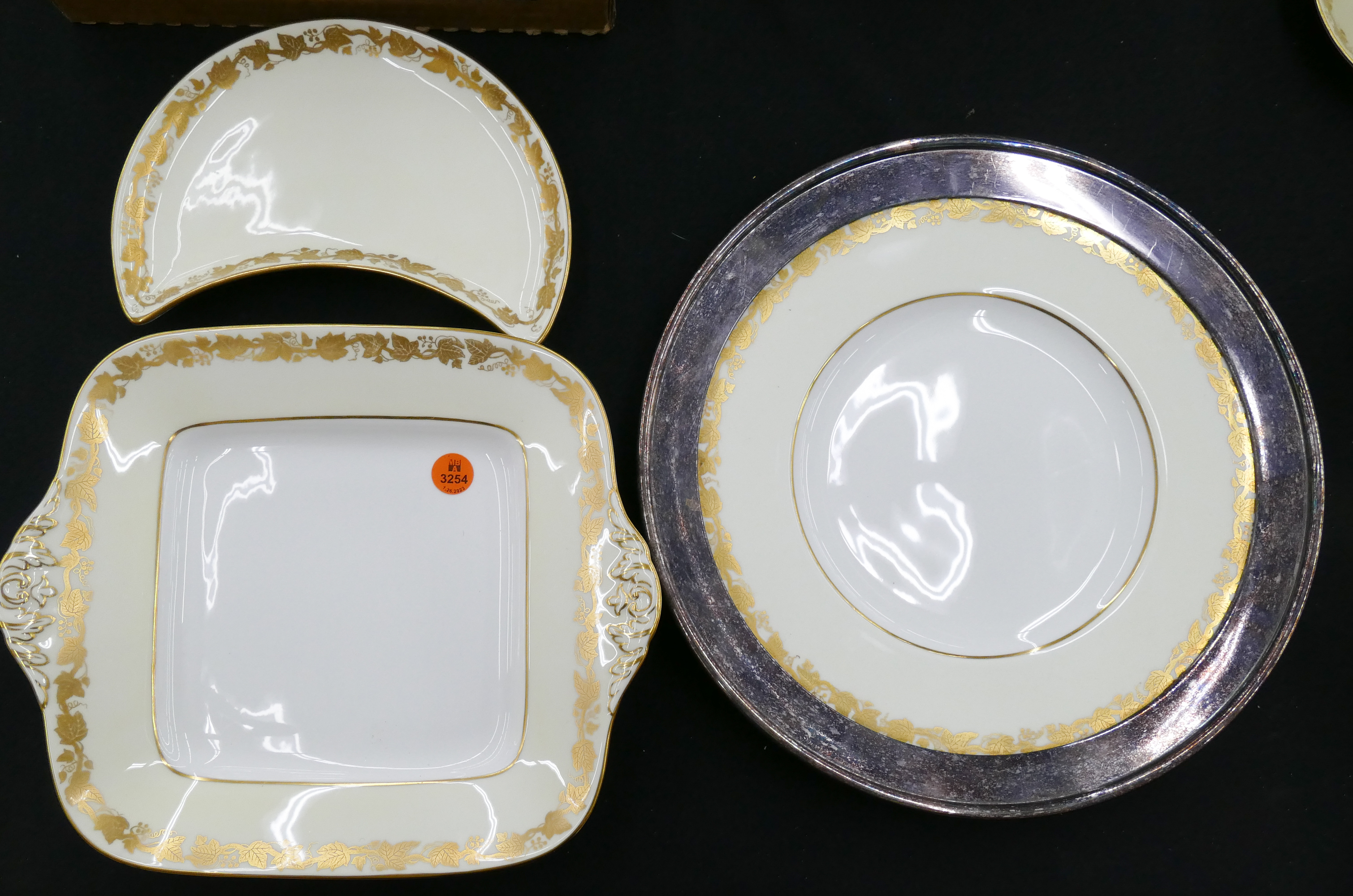 3pc Wedgwood Whitehall (Cream) Bone