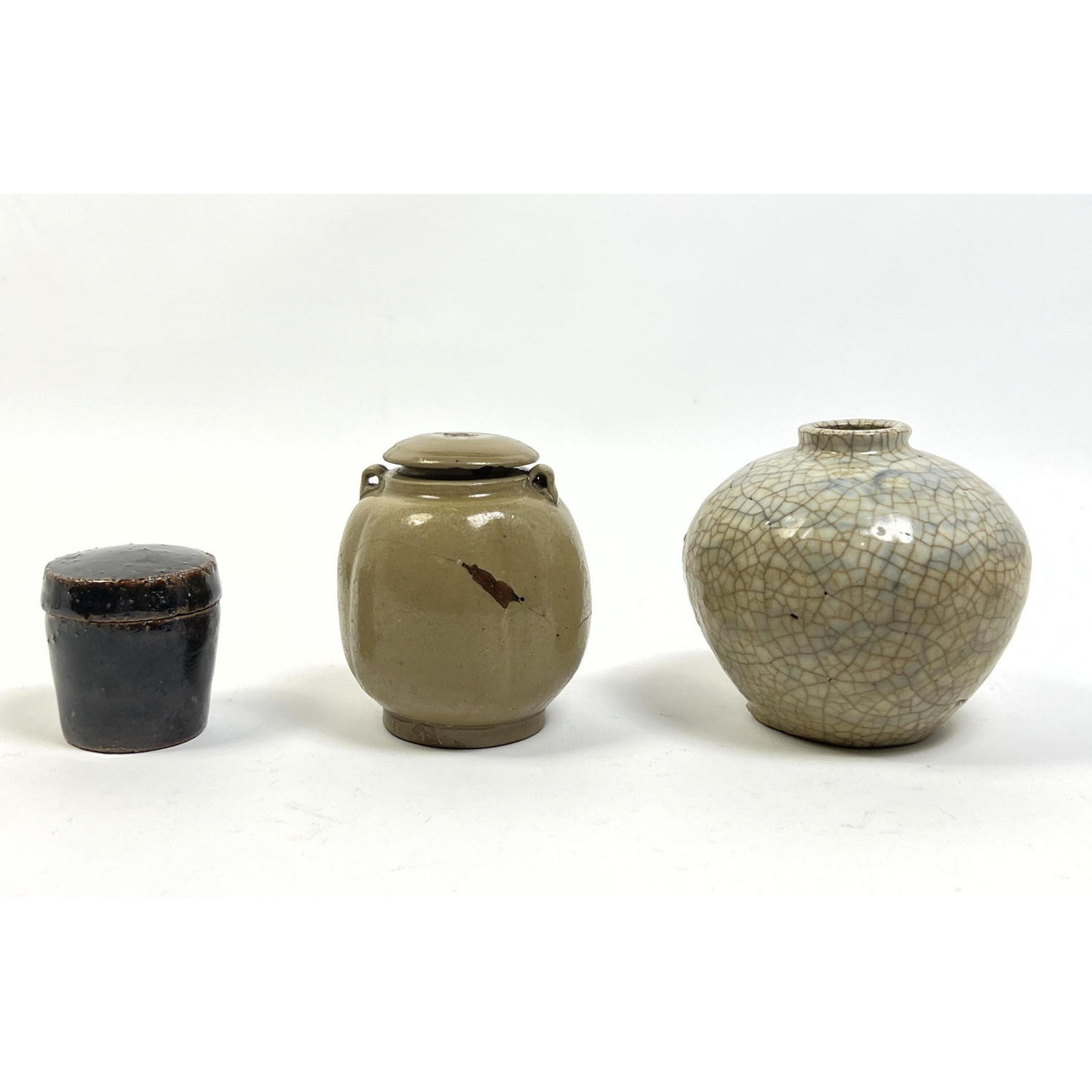 3pcs Chinese pots. Ming, Kuang Hsu,