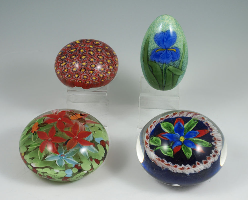 4 ART GLASS PAPERWEIGHTS: To