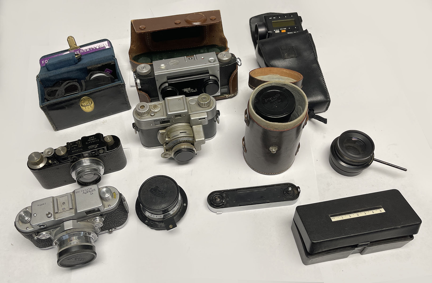 4 CAMERAS AND LENSES: Kodak 35