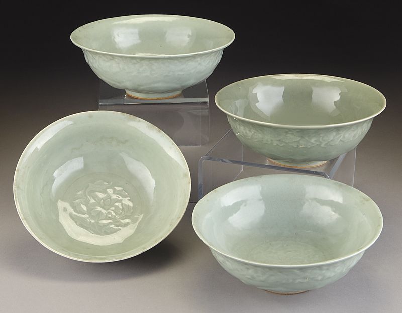 (4) Chinese celadon porcelain lotus