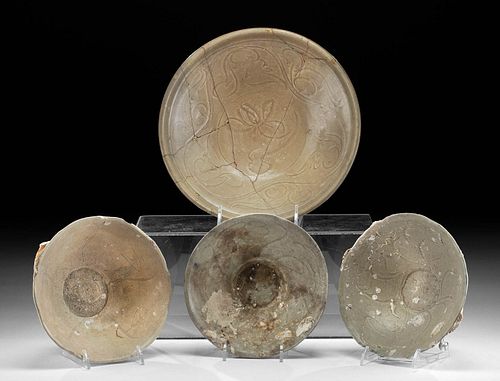 4 CHINESE MING POTTERY BOWLS,