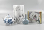 4 CHINESE PORCELAIN TEAPOT, BR