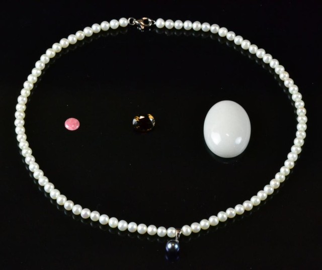 (4) Cultured Pearl Necklace &