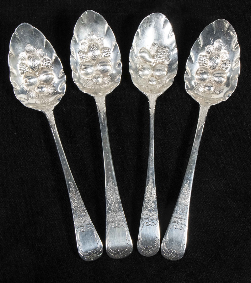 (4) ENGLISH SILVER BERRY SPOONS Lot