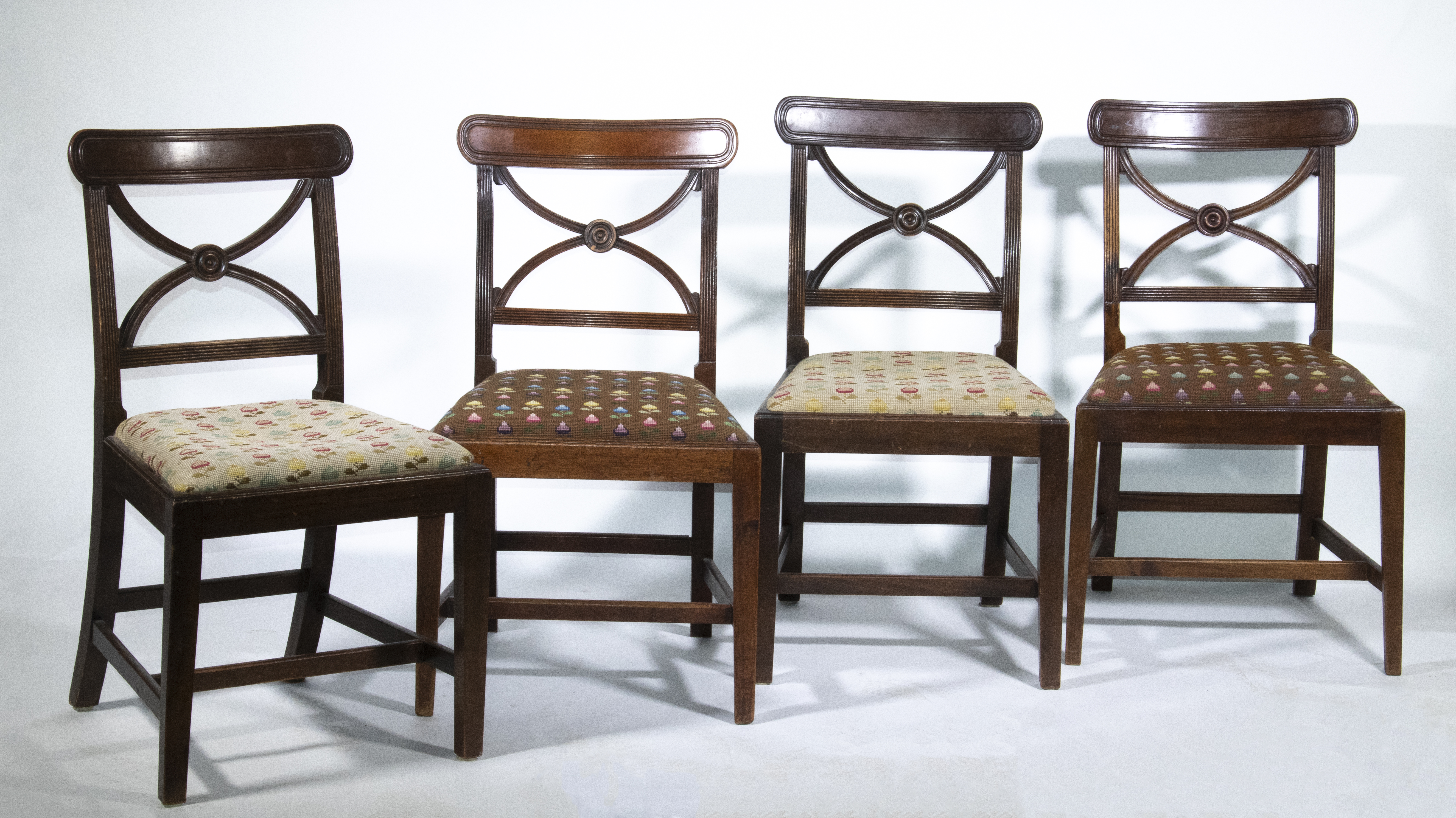 (4) HEPPLEWHITE DINING CHAIRS Set