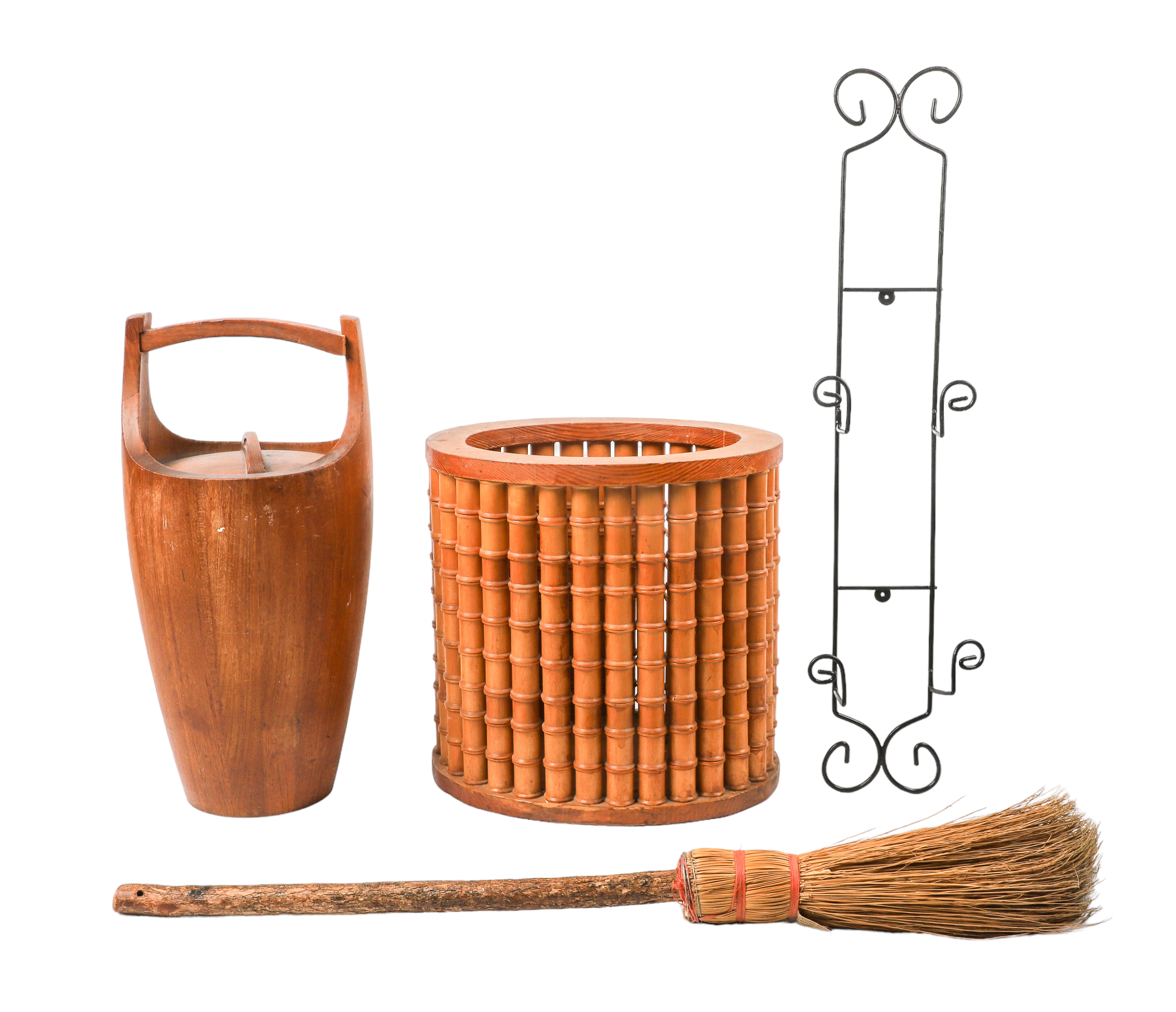 (4) Items, c/o Danish wooden ice