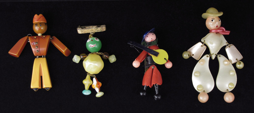 4 JOINTED PEOPLE PINS: 1)