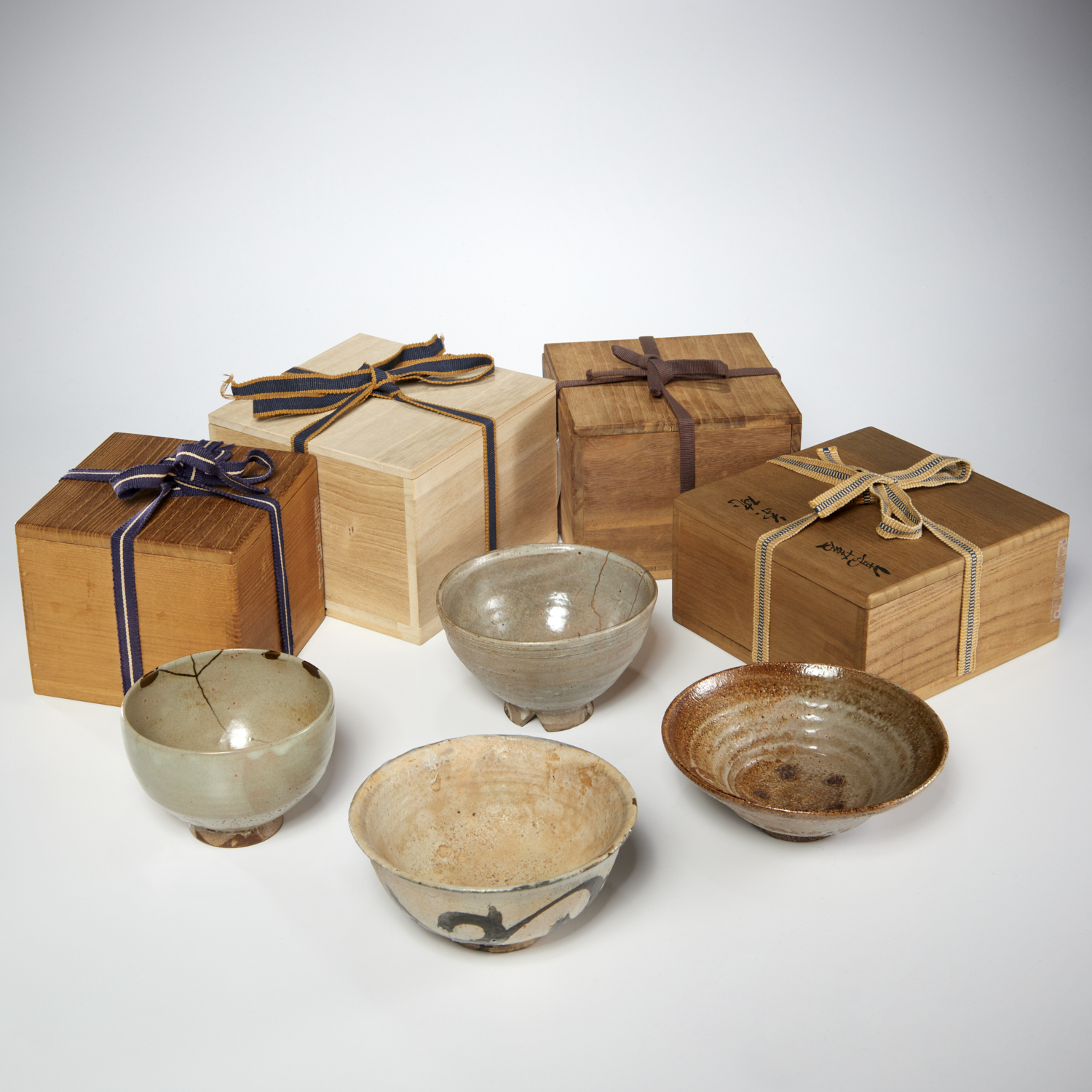 (4) KOREAN CHAWAN TEA BOWLS, JOSEON