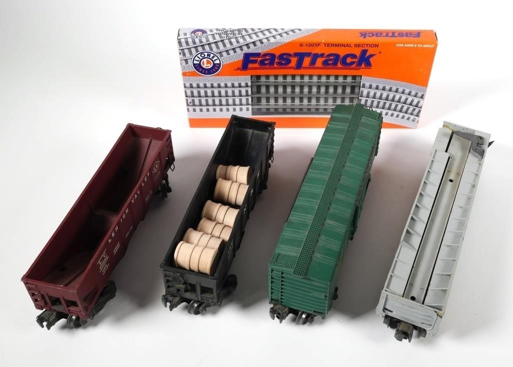 (4) LIONEL TRAIN CARSLionel O gauge
