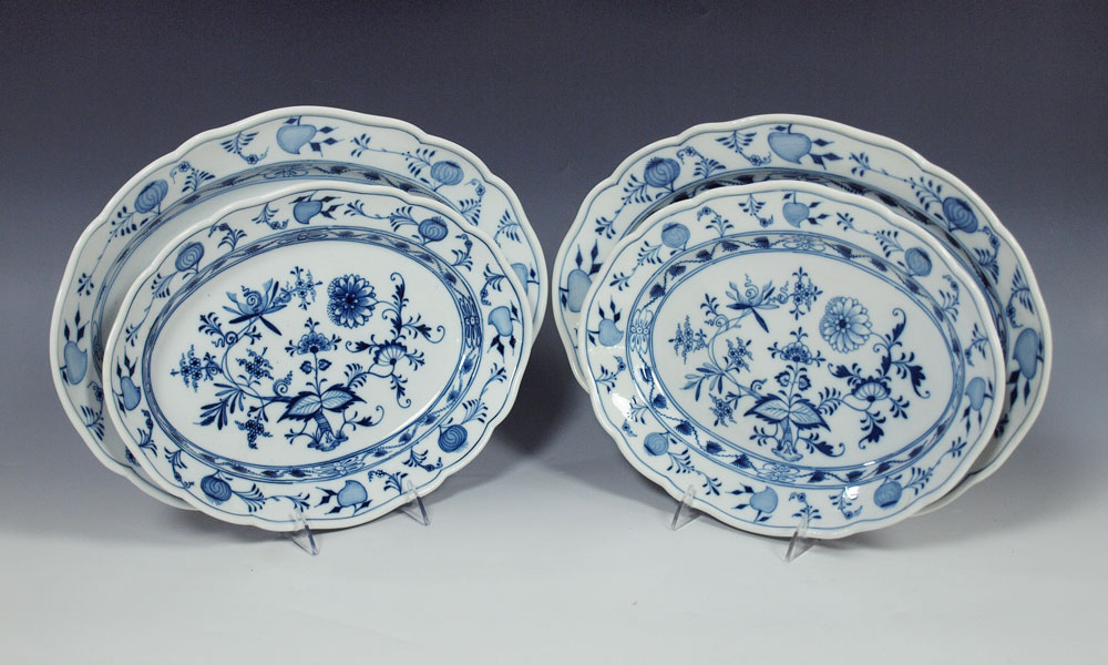 4 MEISSEN BLUE ONION SERVING