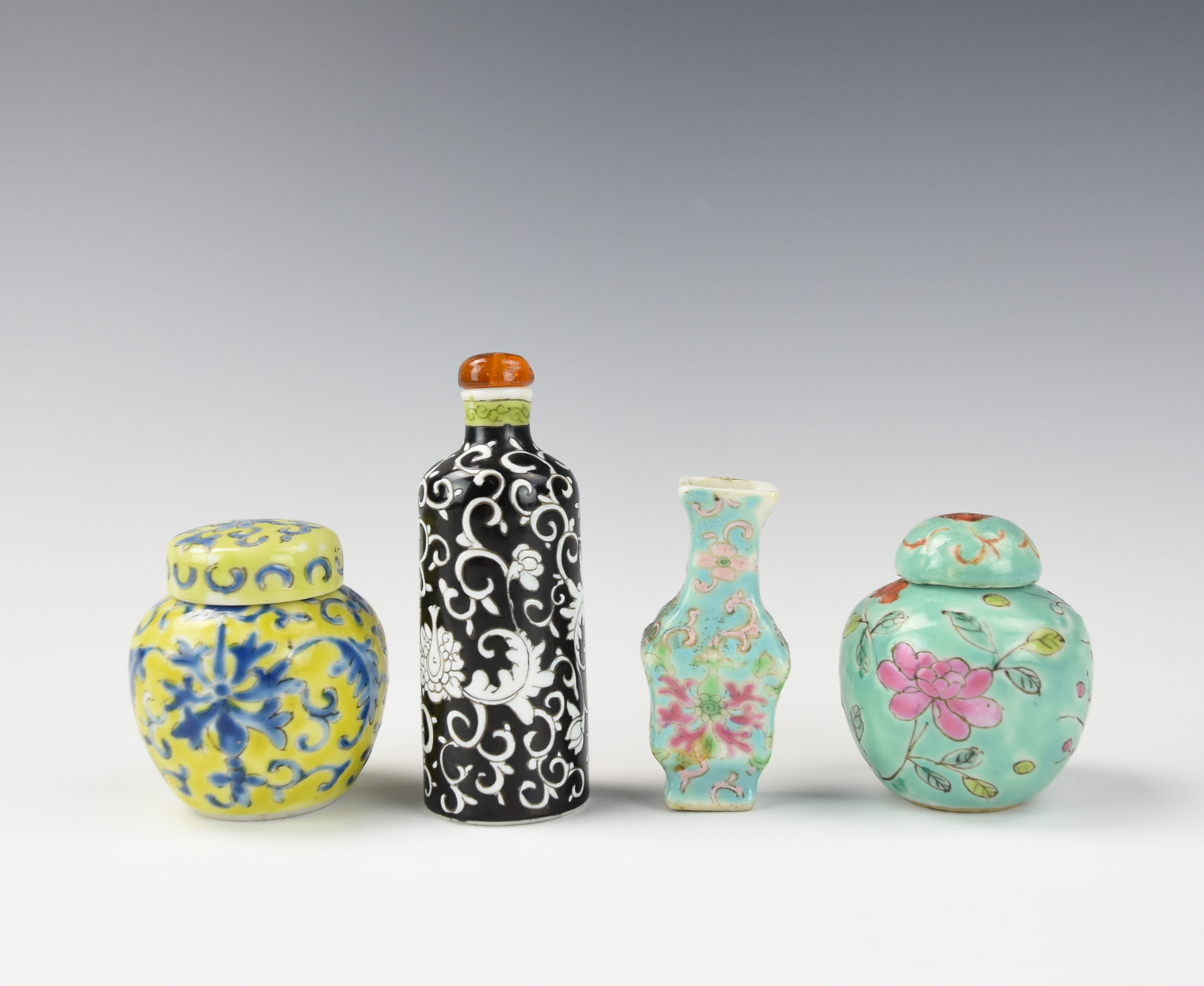 (4) MINIATURE CHINESE FAMILLE