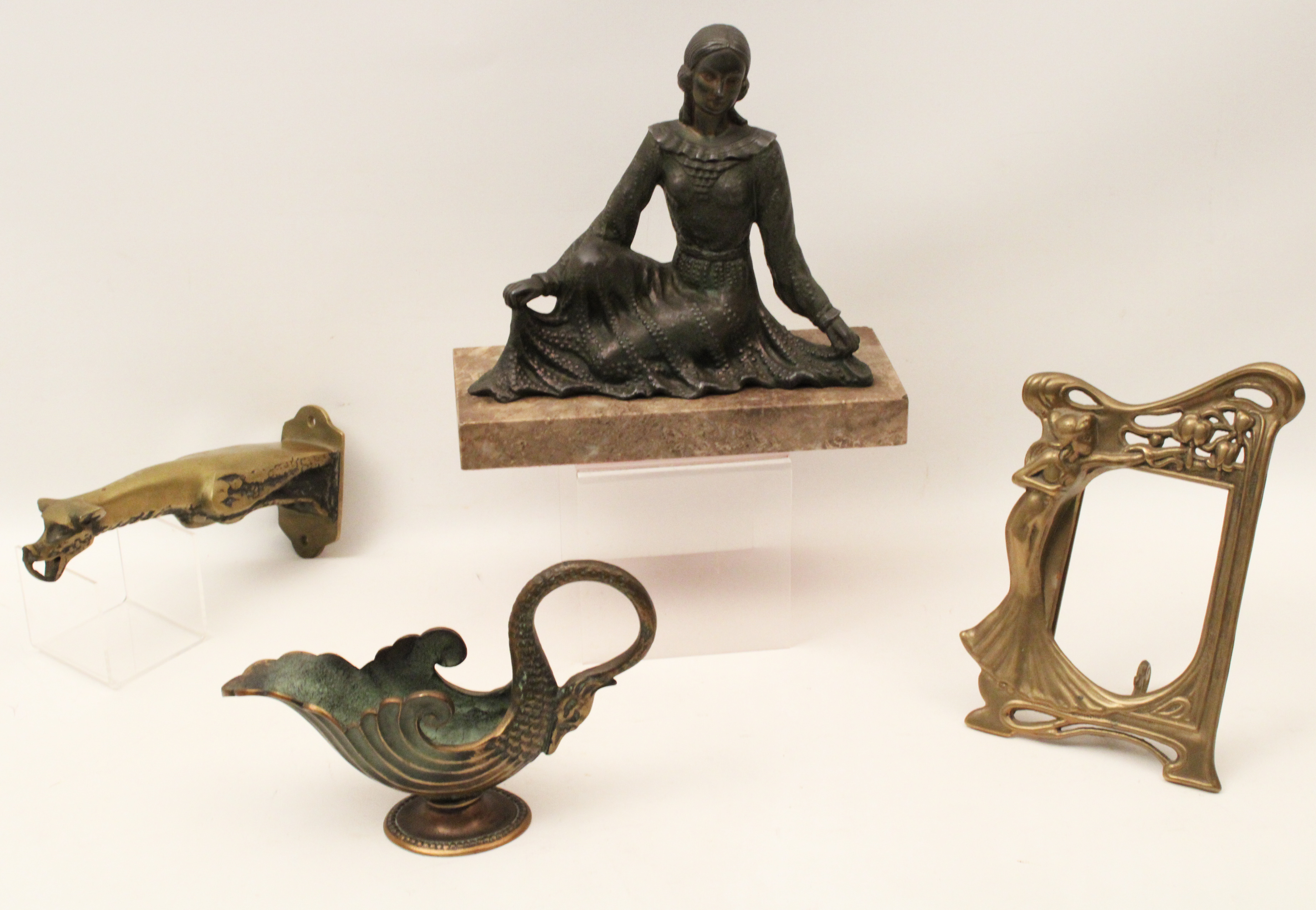 4 PC GROUPING OF DECORATIVE ARTS
