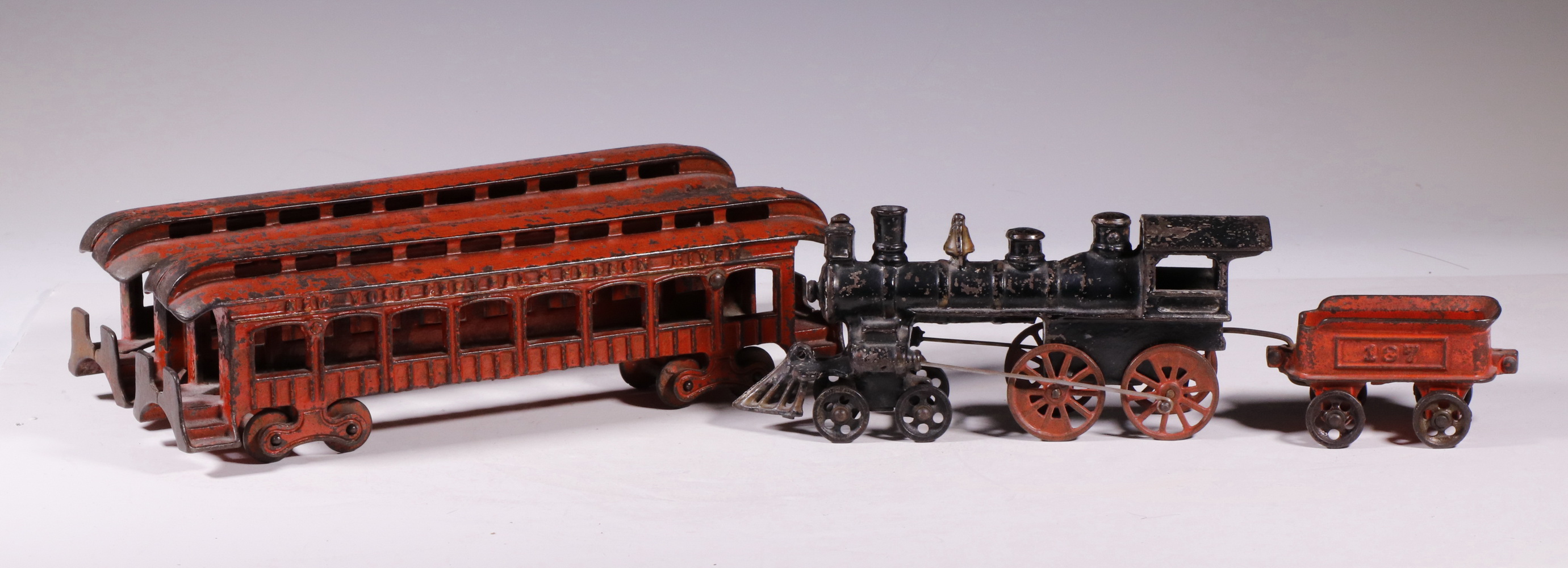 (4) PCS CAST IRON TOY TRAIN Early