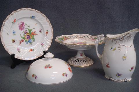 4 pcs floral decorated Dresden