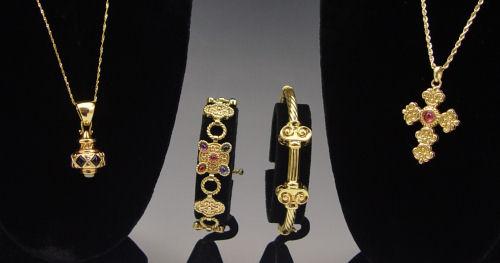 4 PIECE ESTATE GOLD BRACELETS AND