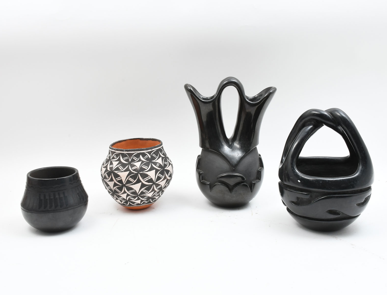 4 PIECE SOUTHWEST/INDIAN POTTERY