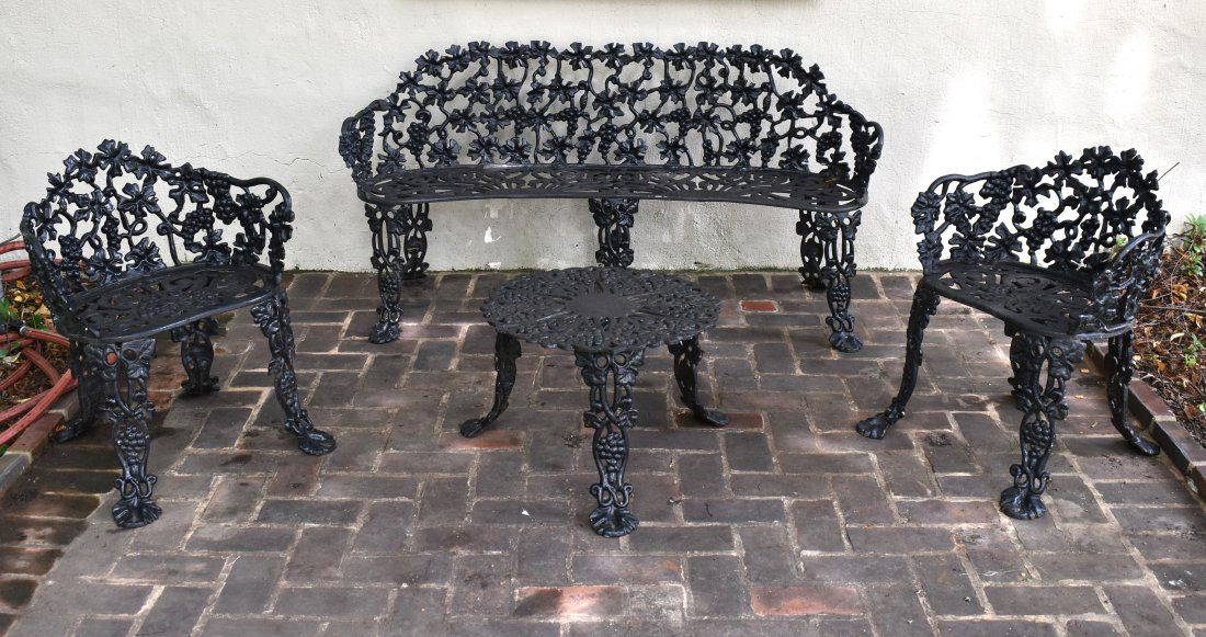 4 PIECES OF GRAPE & VINE PATTERN