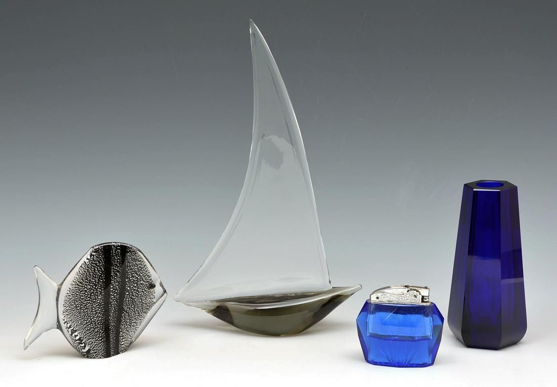 4 PIECES OF MODERN GLASS INCL.
