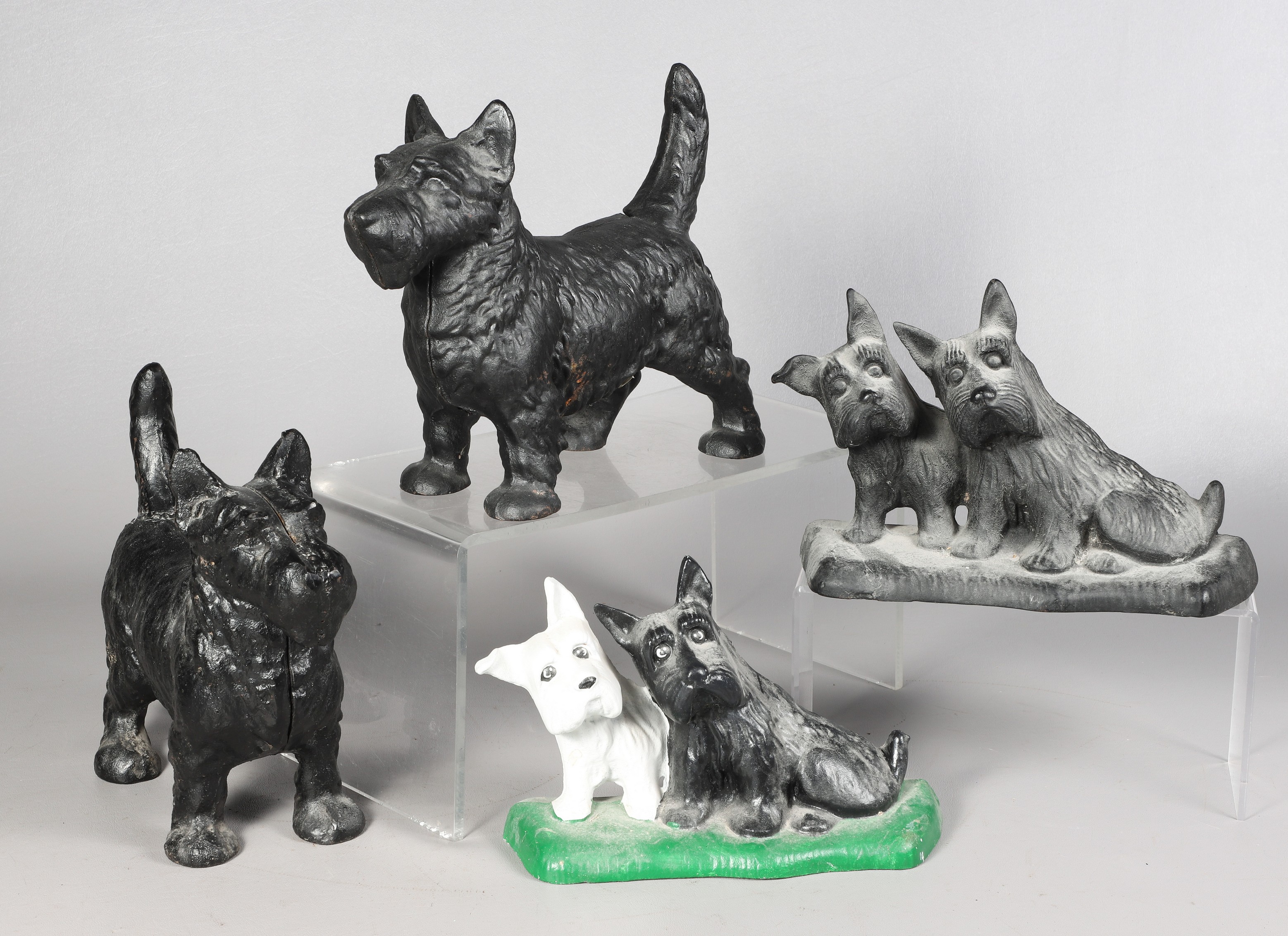 (4) Scottish Terrier (Scotty) dog