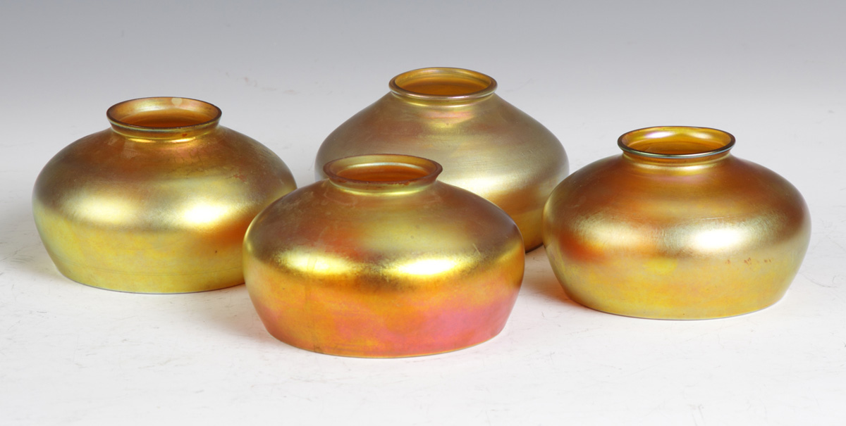 4 Steuben Gold Aurene Shades