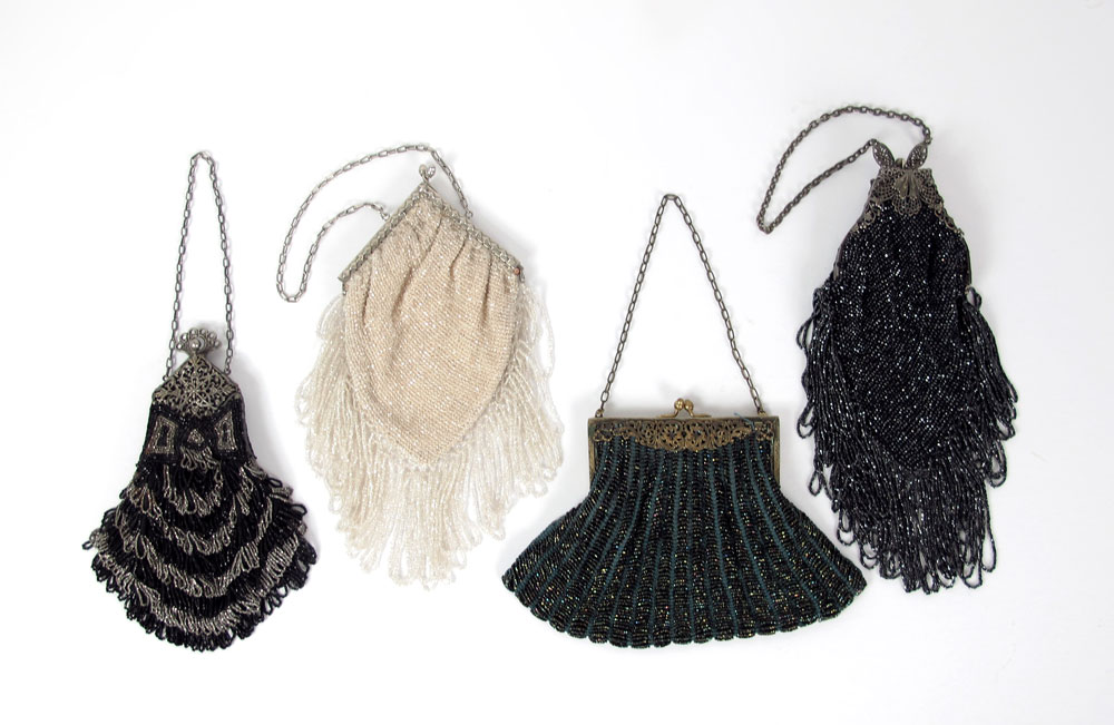 4 VINTAGE BEADED PURSES: Turn of
