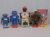 (4) VINTAGE ROBOTS, TO INCLUDE