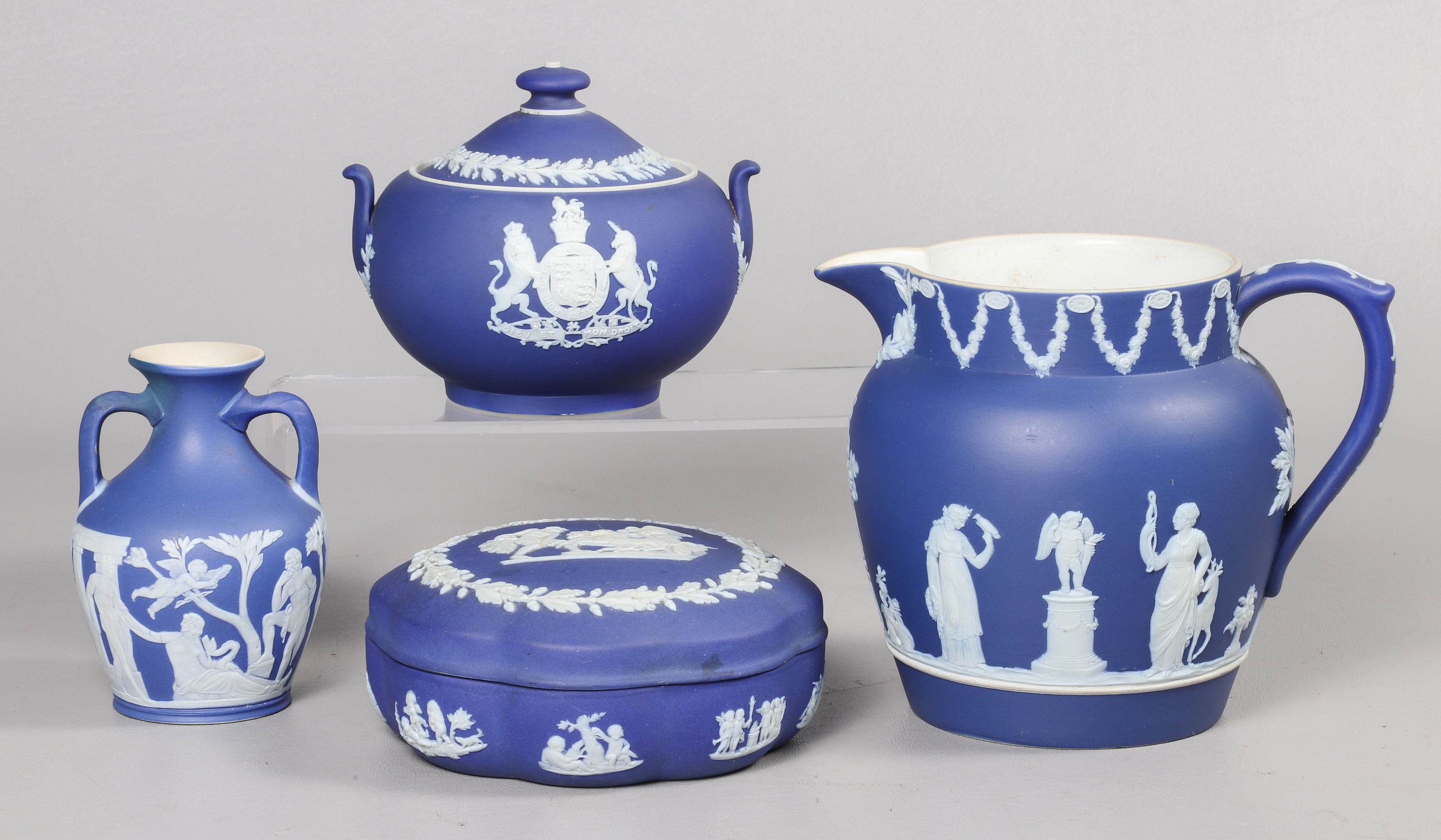 (4) Wedgwood blue dip jasperware