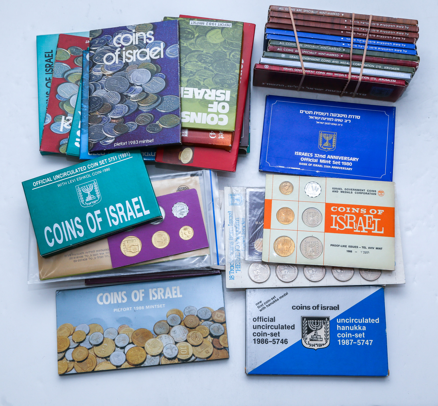 40 ISRAEL COIN SETS, MINT,