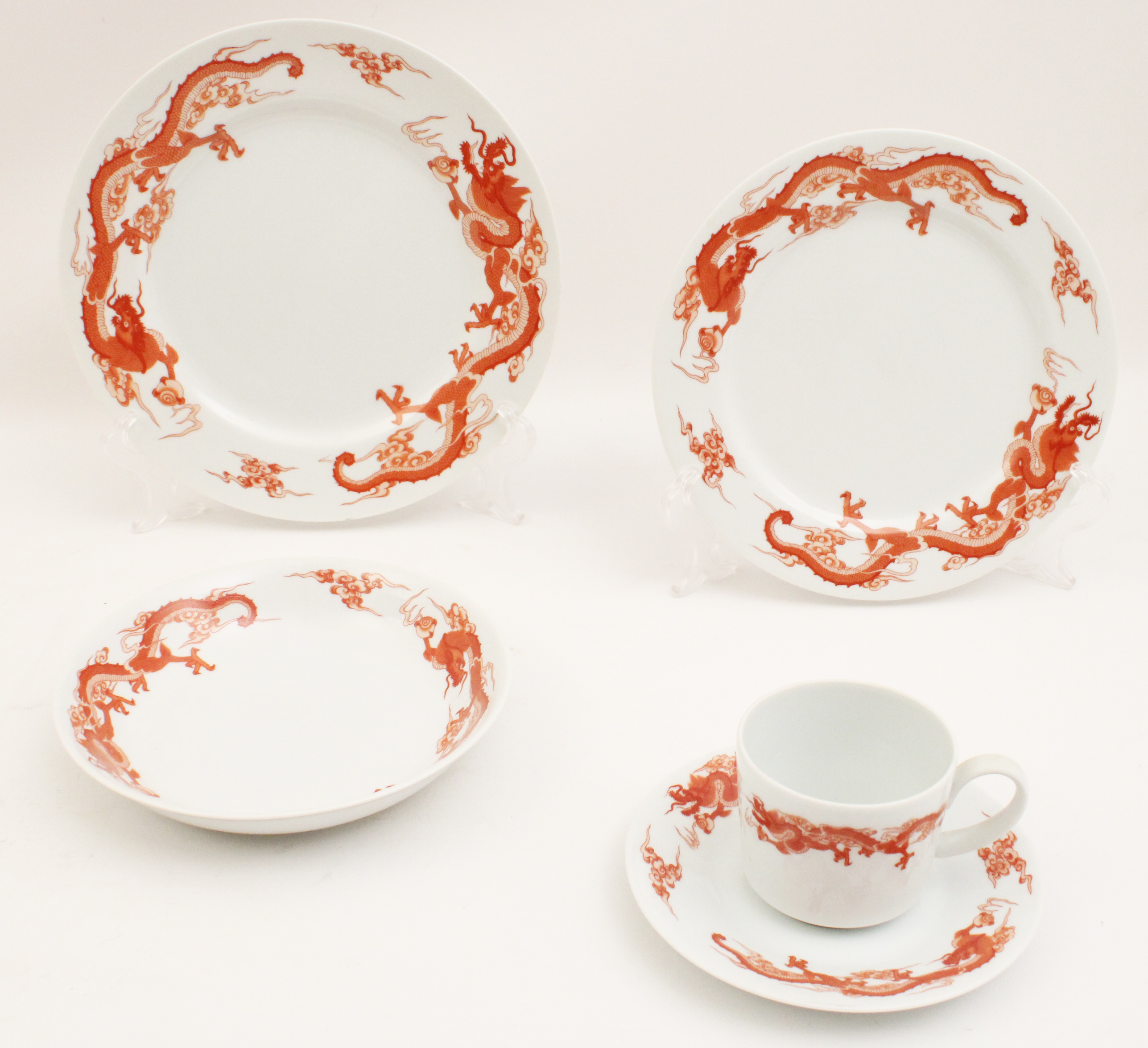 40 PC. TIFFANY CORAL DRAGON PATTERN