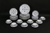 40 PIECES ROYAL COPENHAGEN BLU
