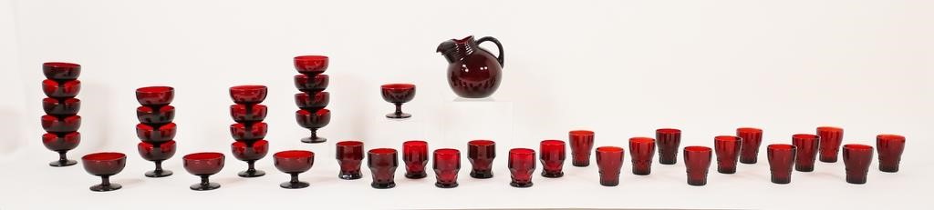 41 PIECES RUBY GLASSWARE41 piece