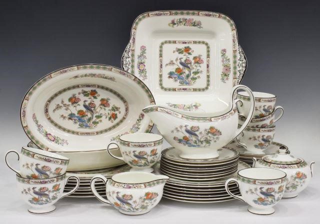 41)WEDGWOOD KUTANI CRANE BONE CHINA