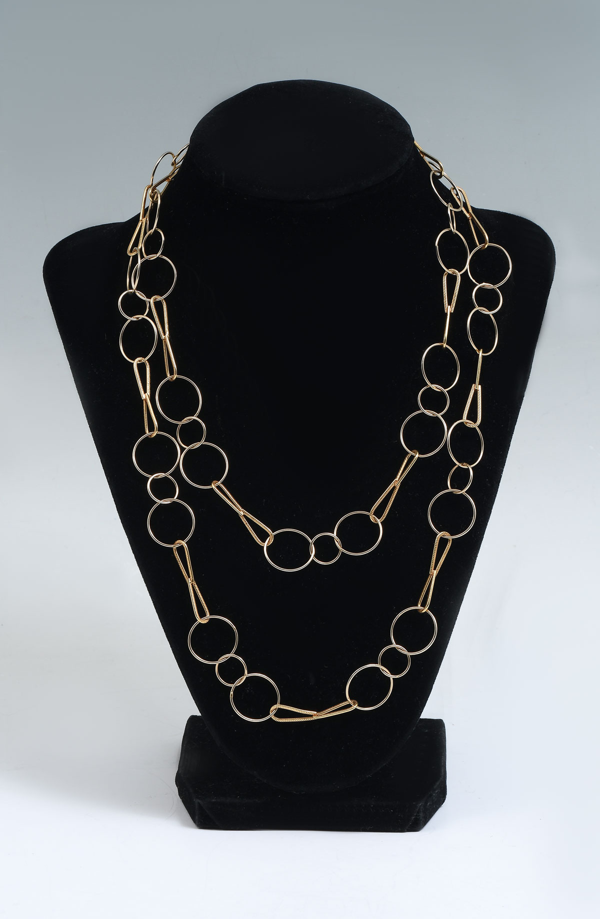 42'' 18K CIRCLE AND BOWTIE LINK