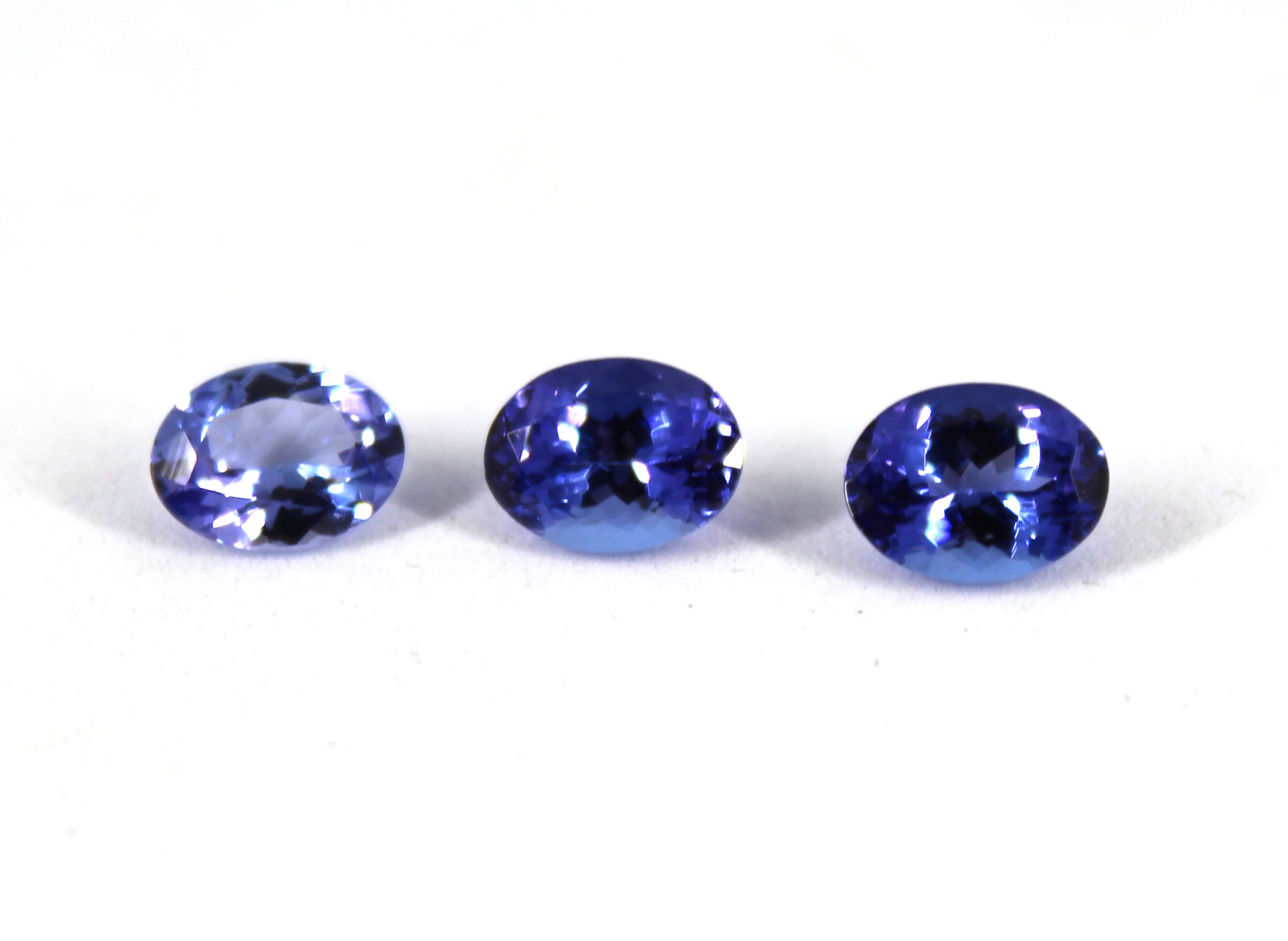 4.30 CTTW. LOOSE OVAL-CUT TANZANITE