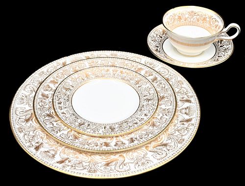44 PIECE WEDGEWOOD DINNER SERVICE44
