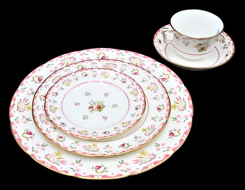 44 PIECE WEDGWOOD "WILLIAMSBURG"