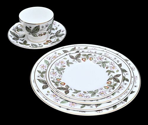 45 PIECE WEDGEWOOD "STRAWBERRY